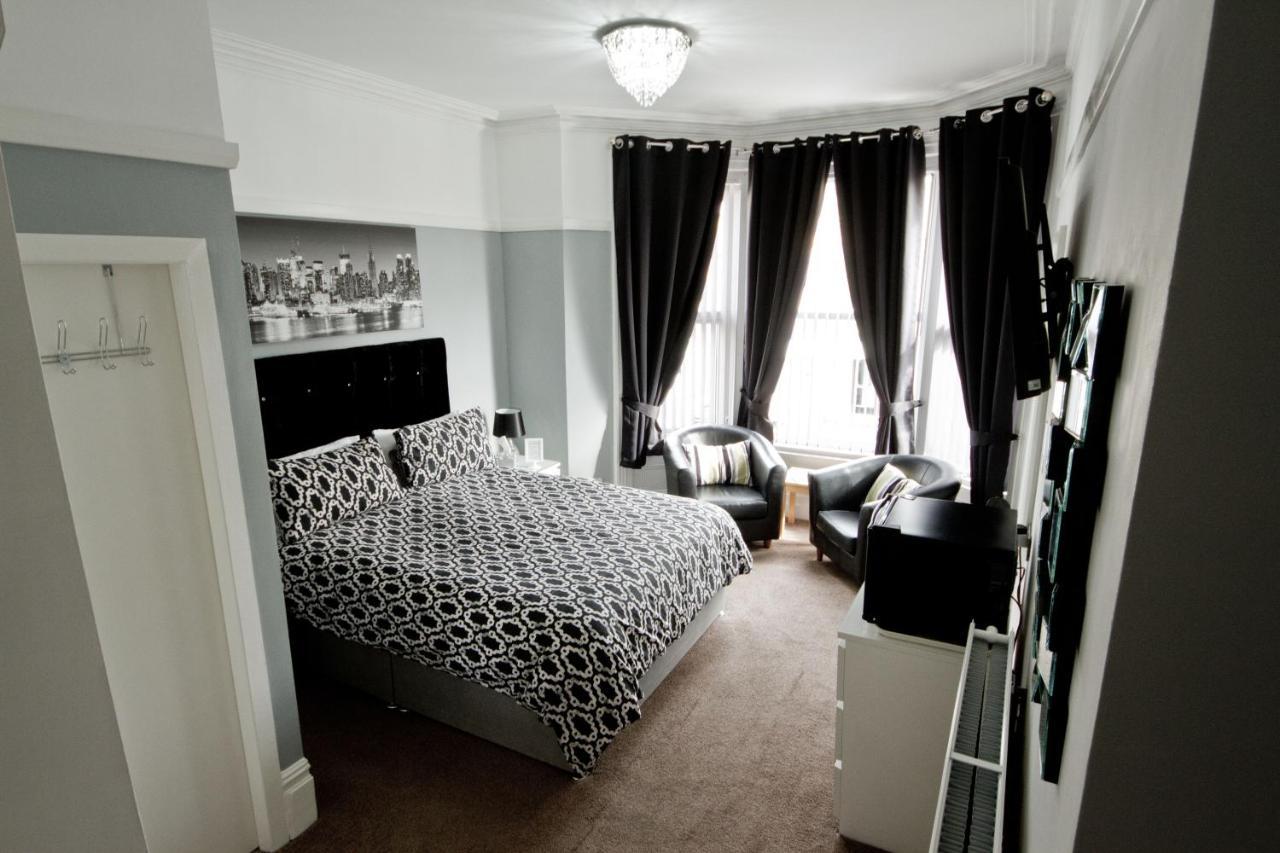 Rossall House , For Families & Couples แบล็คพูล ภายนอก รูปภาพ