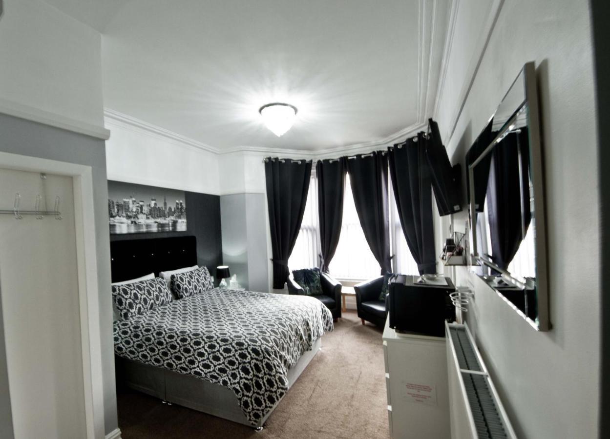 Rossall House , For Families & Couples แบล็คพูล ภายนอก รูปภาพ