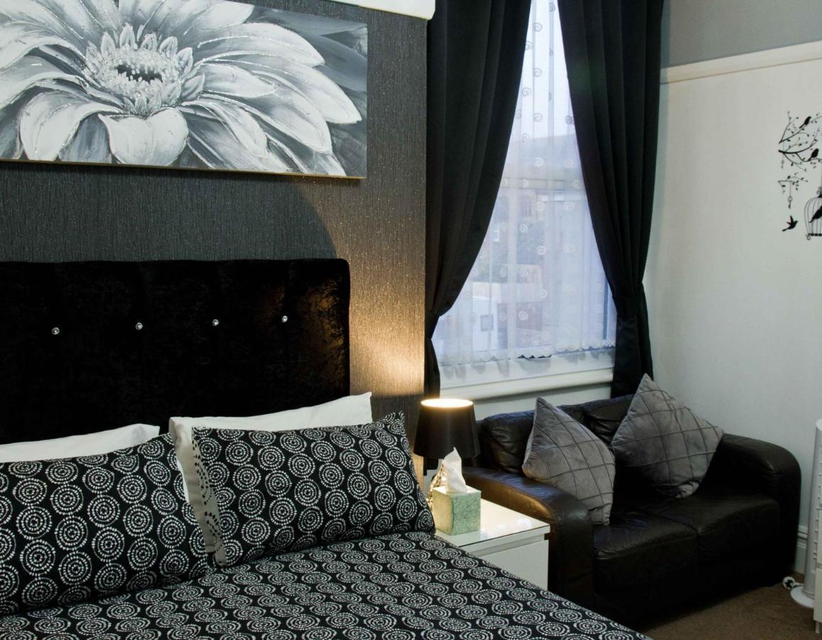 Rossall House , For Families & Couples แบล็คพูล ภายนอก รูปภาพ