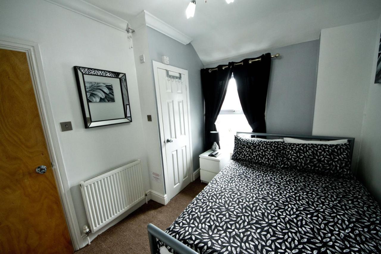 Rossall House , For Families & Couples แบล็คพูล ภายนอก รูปภาพ